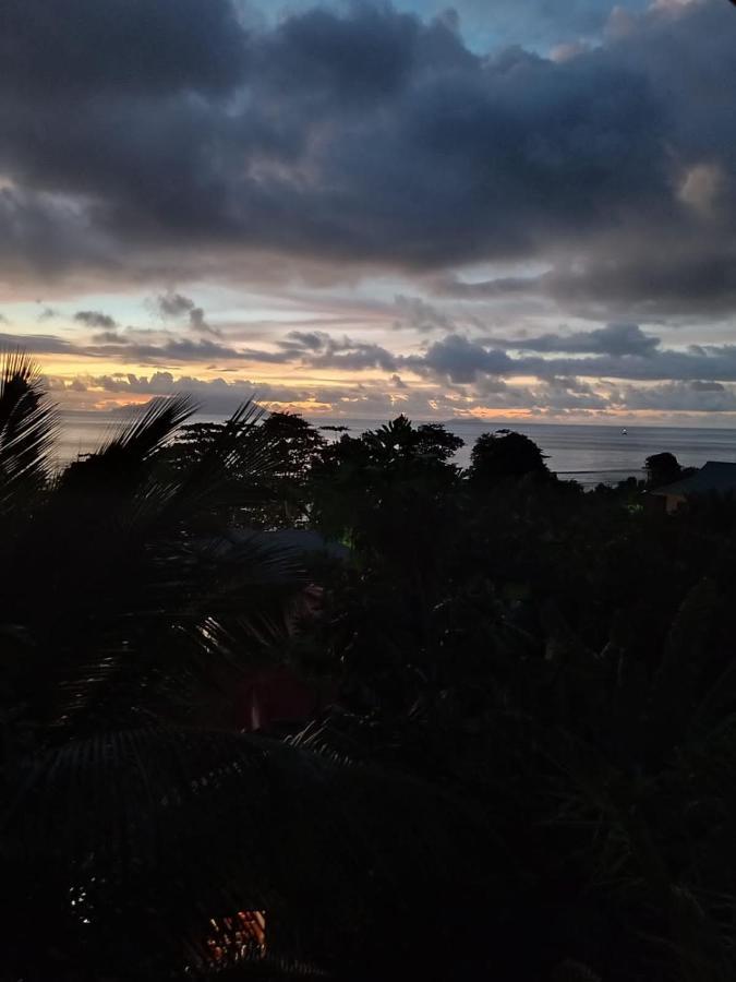 E&E Self Catering Hotel Beau Vallon  Exterior photo