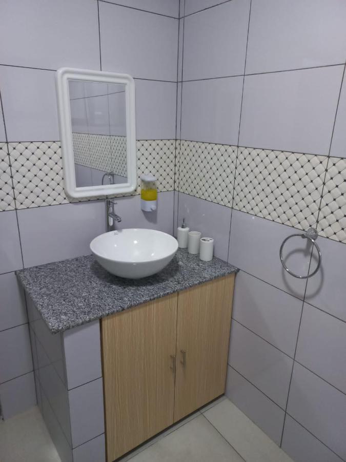 E&E Self Catering Hotel Beau Vallon  Exterior photo