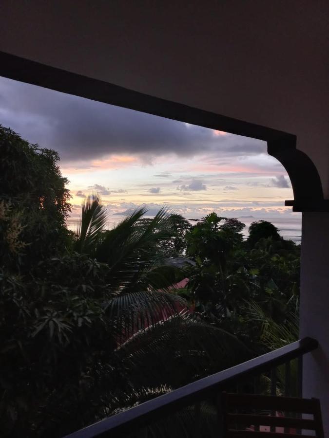 E&E Self Catering Hotel Beau Vallon  Exterior photo